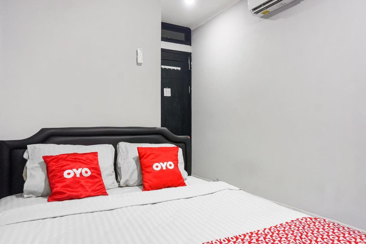 Collection O 91131 New V1 Hotel Jakarta Exterior photo